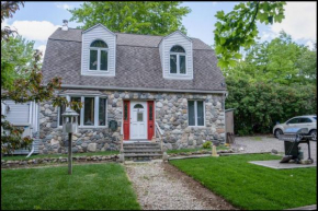 3 Bedroom 2 Bath Carriage House (Pet Friendly)